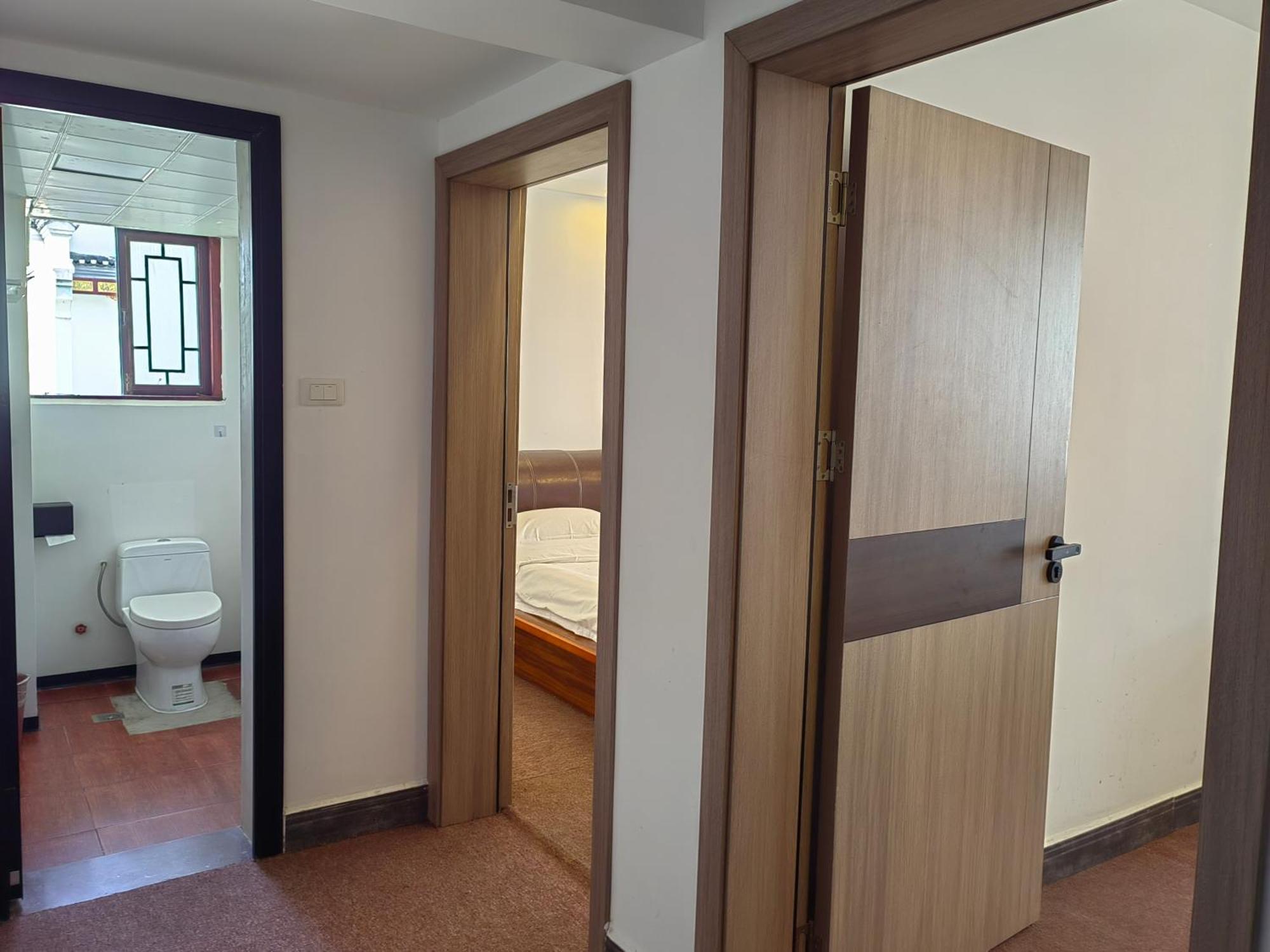 Serene Vale Inn Guilin-Free One Way Pick Up Service To High-Speed Railway Station For 2 Nights 객실 사진